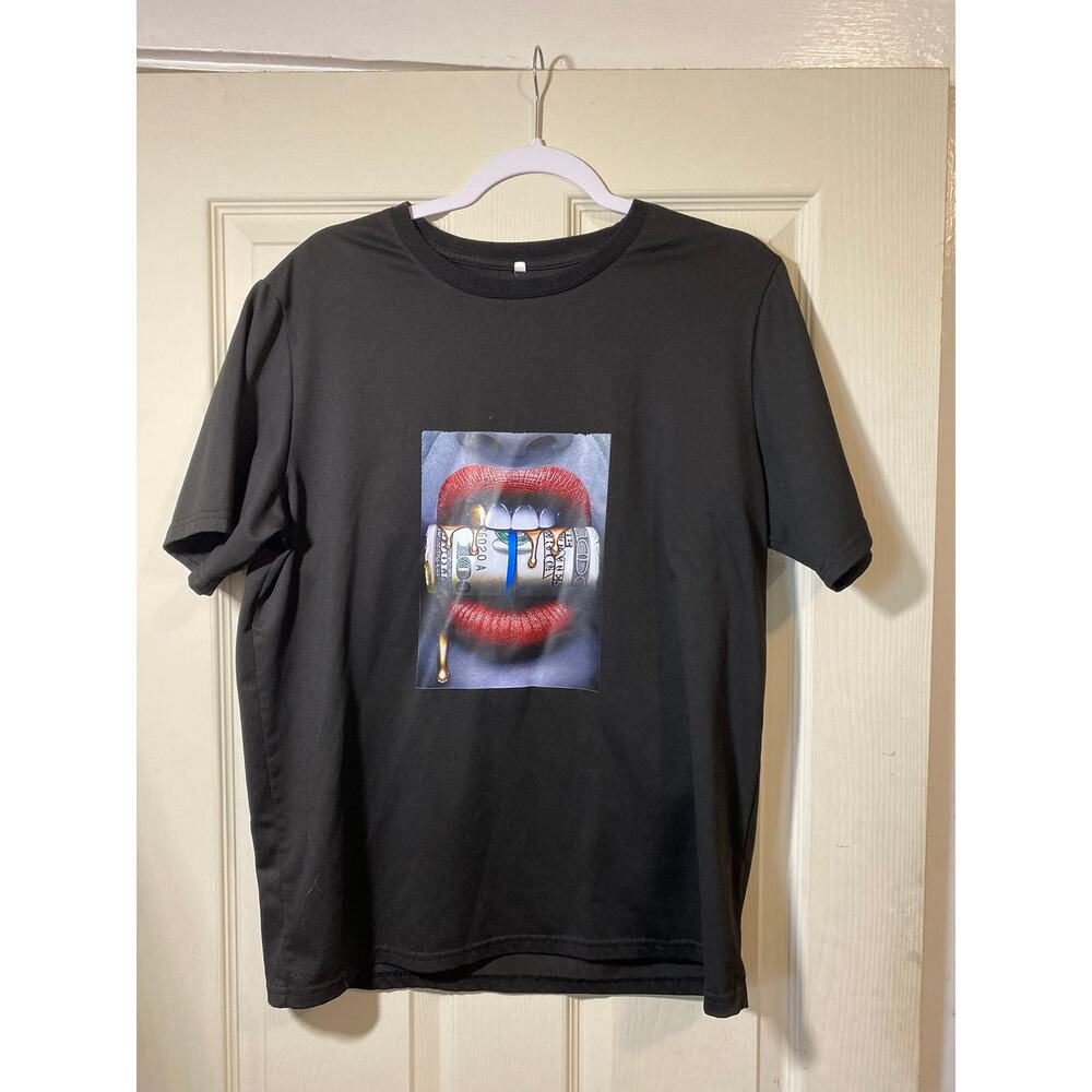 Women's Black T shirt Gold Teeth, Lips, Money Size Medium
